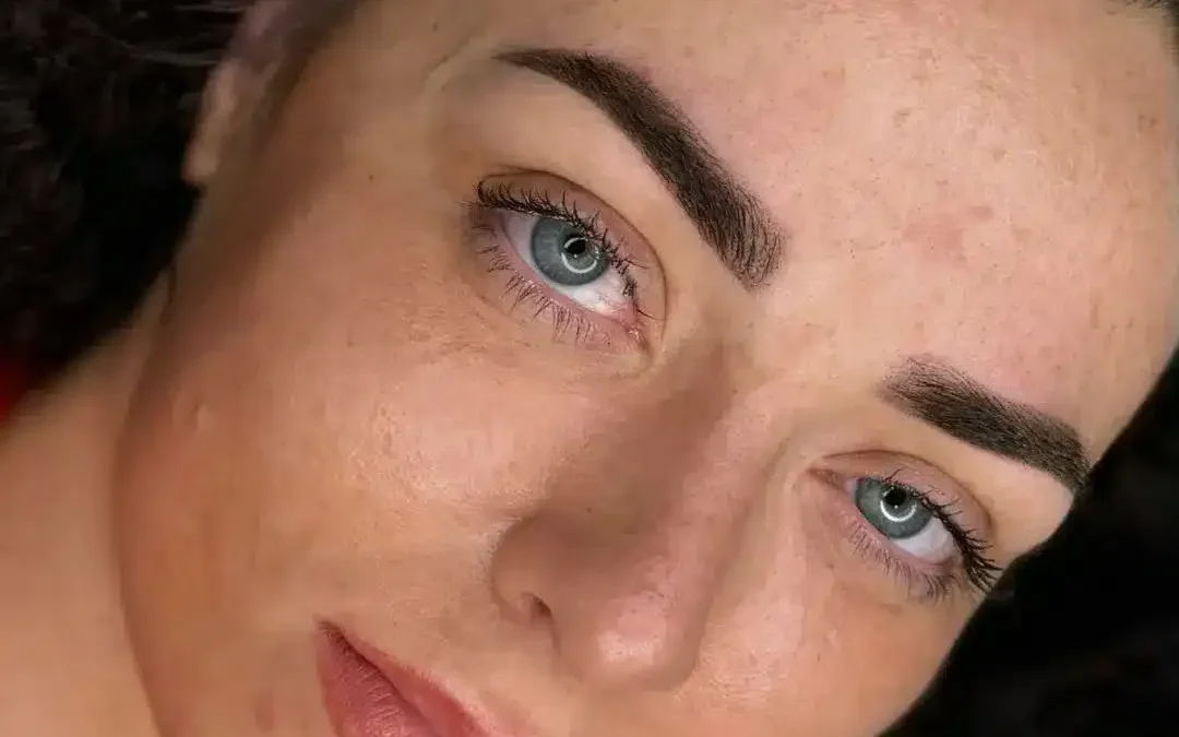 Micropigmentación de cejas: innovación estética con base científica